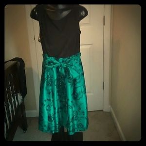 Super cute dress with side pockets